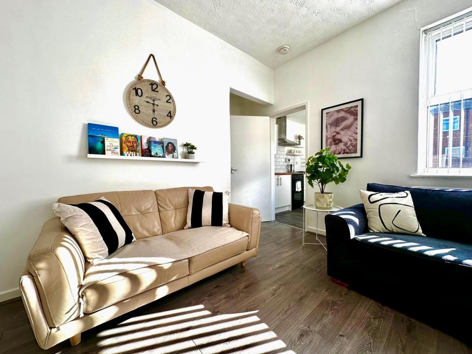 Spacious 3-Bedroom Family Home In Ince Екстер'єр фото