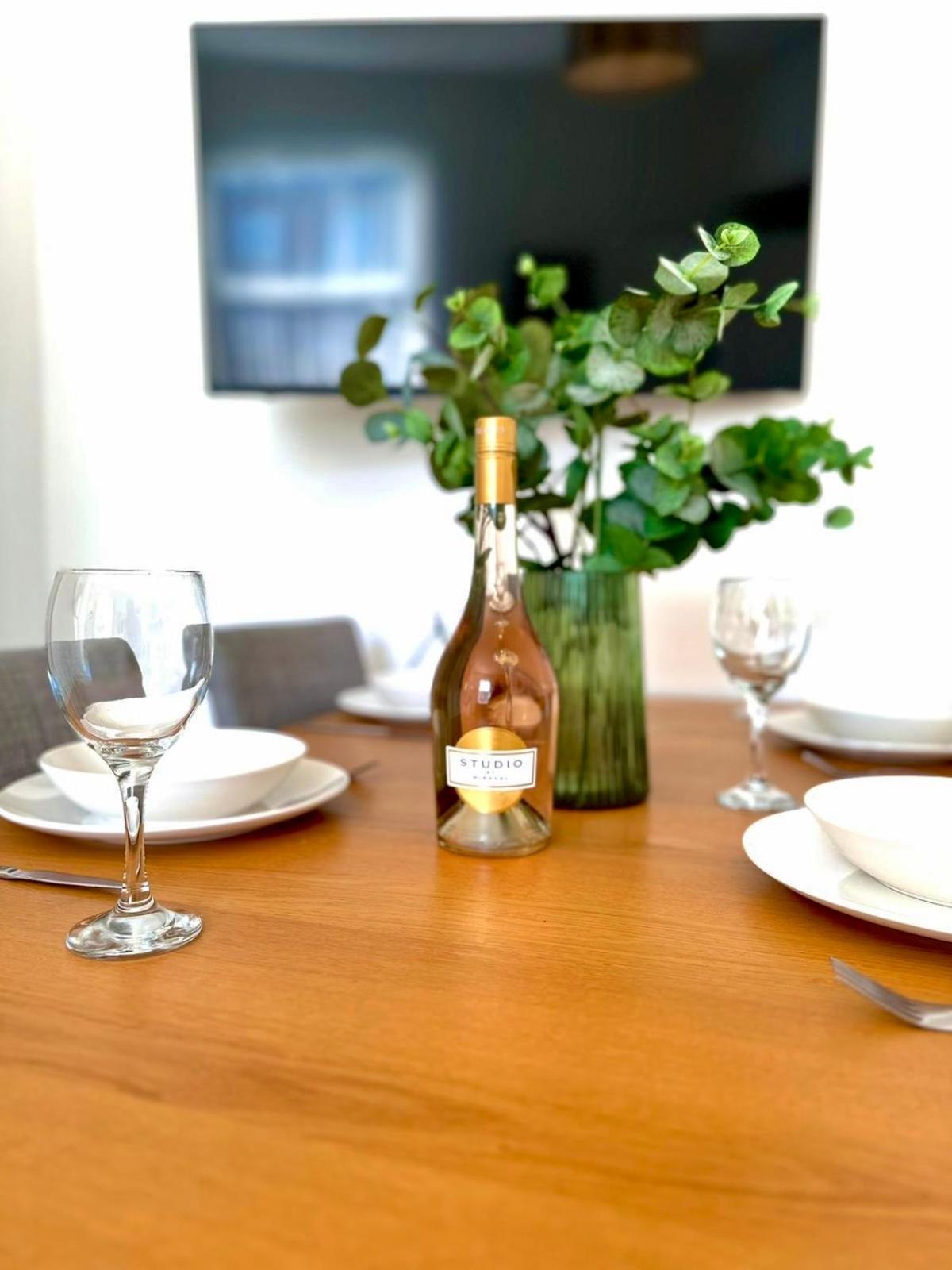 Spacious 3-Bedroom Family Home In Ince Екстер'єр фото